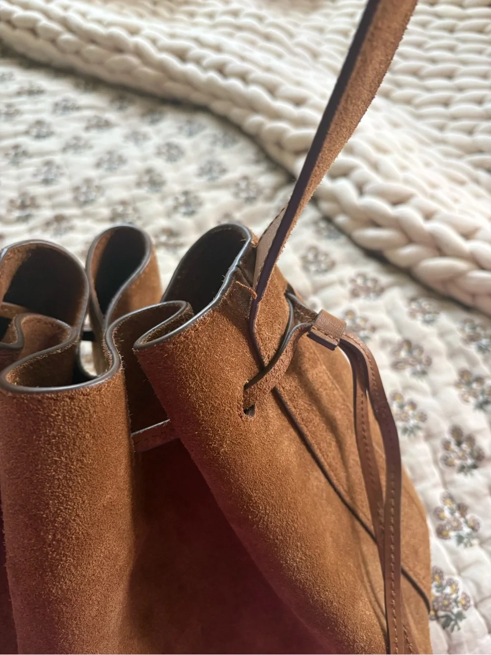 Madewell Suede Cinch Shoulder Bag Acorn Brown Fall Chic Staple Women’s